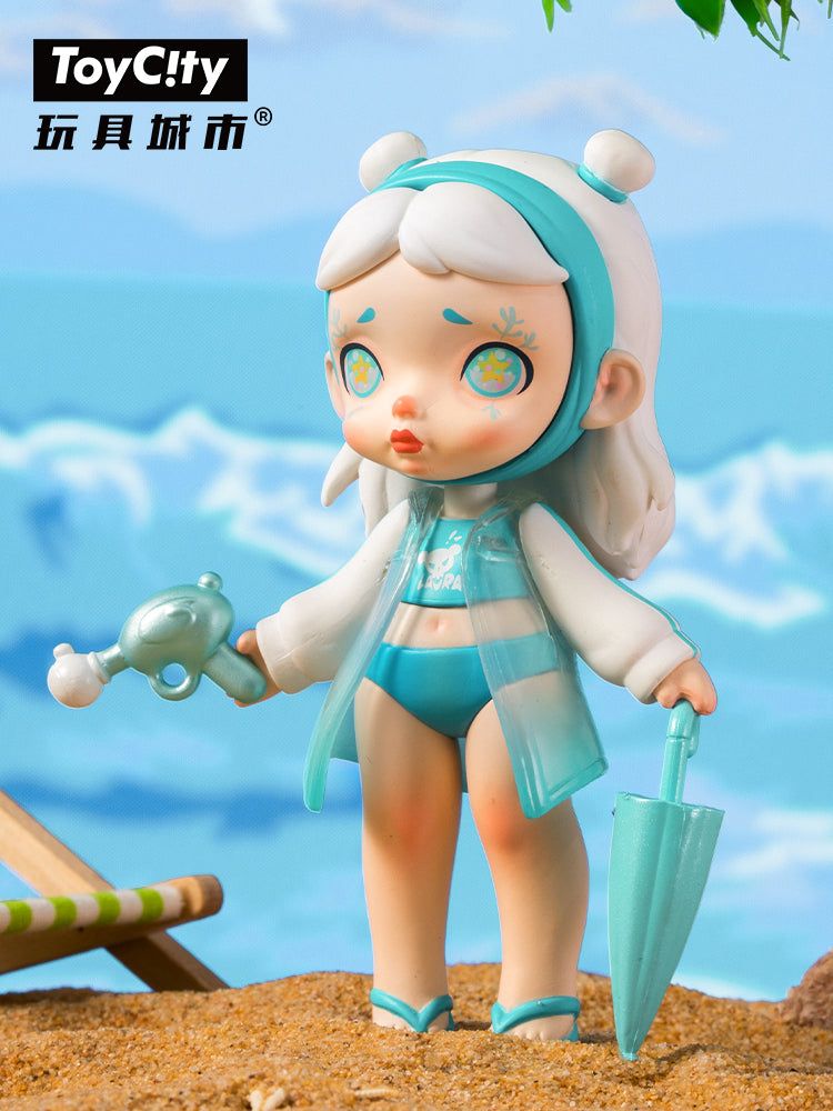 LAURA- Pool Fight